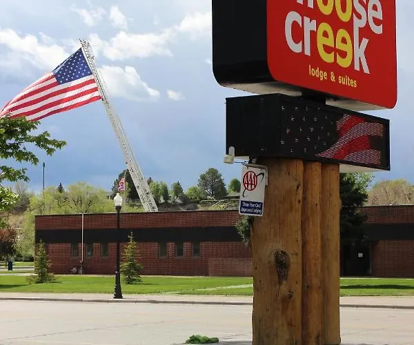 Moose Creek & Hotel 2*