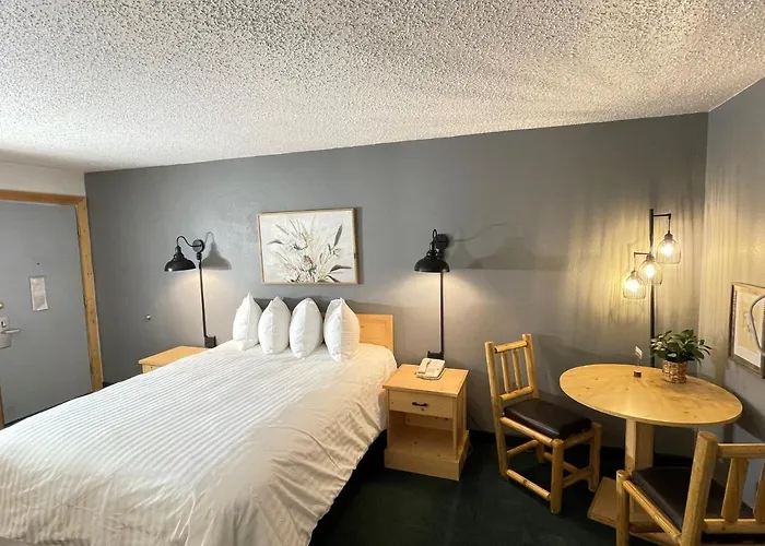 Moose Creek & Hotel