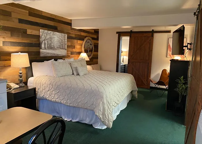 Hotel Moose Creek & Cody