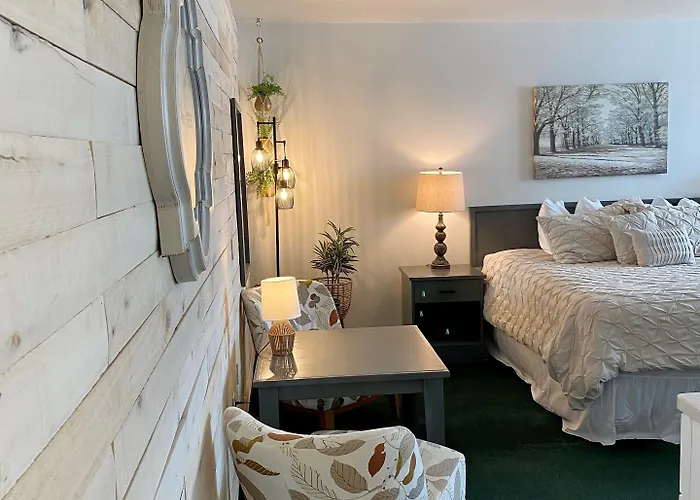Moose Creek & Hotel