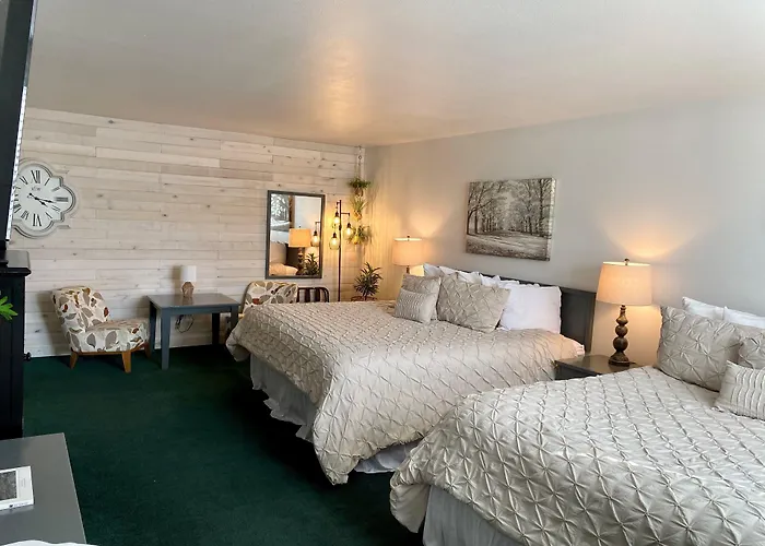 Hotel Moose Creek & Cody